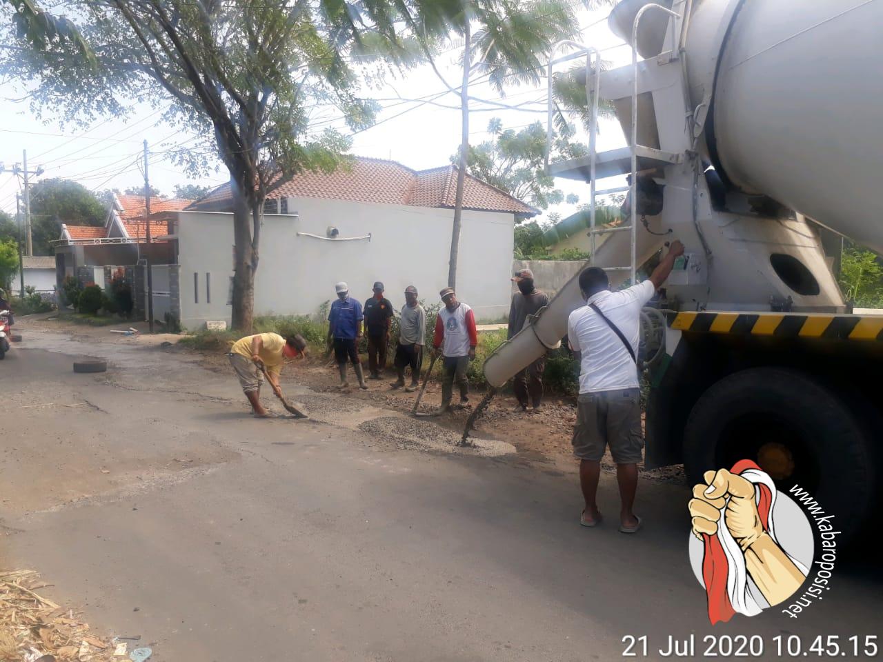 Perduli Lingkungan Pt Cendana Putra Nusantara Turut Melakukan Perbaikan Jalan Kabupaten Kabar Oposisi