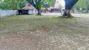 Area parkir di halaman DPRD Blora 