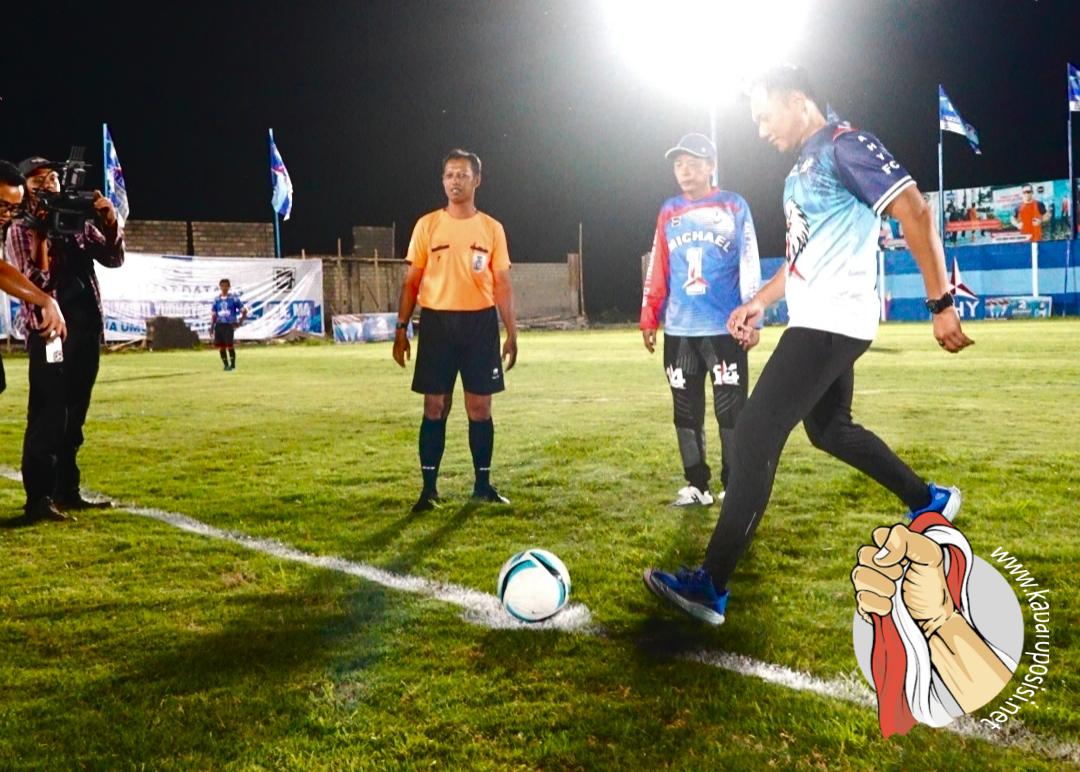 Ketua Umum Partai Demokrat Agus Harimurti Yudhoyono (AHY) Tendang Bola Perdana Resmikan Lapangan AHY FC Kabupaten Banyuwangi